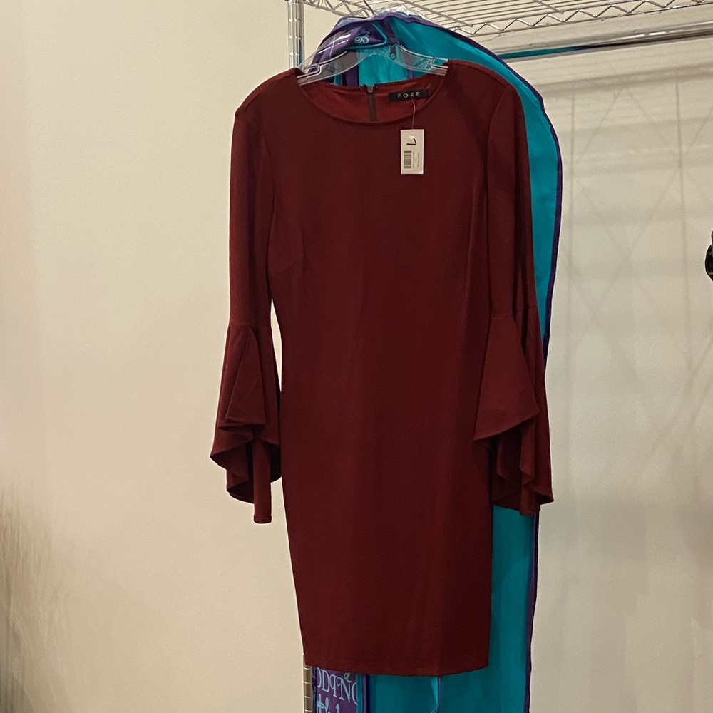 Burgundy fitted dress never worn size L fits like size 6-8
